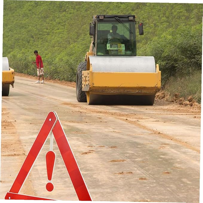 4pcs Adopted is Sturdy and Practical Triangle Warning Sign Car Warning Sign Road Safety Kit for