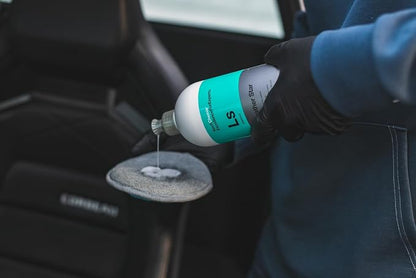 KOCHCHEMIE - Leather Star - Deep Cleaner for Leather; Revitalizes, Preserves, and Protects; Pleasant Fragrance, Color Intensifying Appearance, Supple Soft Feel; Non-Slippery Formula (1 Liter)