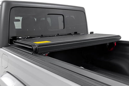 Rough Country Hard Low-Profile Tri-Fold Tonneau Cover for Jeep Gladiator JT (2020-2025) - Low-Profile Aluminum Truck Bed Cover