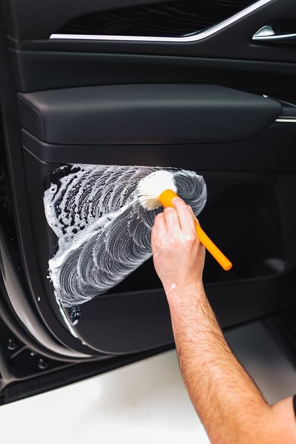 P & S PROFESSIONAL DETAIL PRODUCTS Swift Clean & Shine - Interior Cleaner & Protectant for Leather, Vinyl, Plastic - Cleans, Conditions & Leaves a Satin Finish - Fresh Scent - 1 Gallon