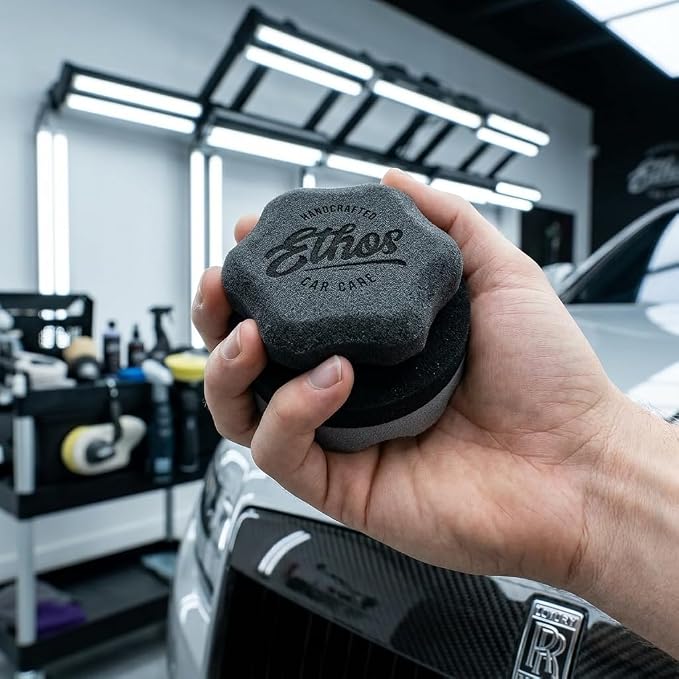 Tire Shine Applicator - Tire Shine Car Detailing Foam Sponge Tool - Tire Cleaner and Shine Tire Foam - Tire Shine Brush Car Cleaning Supplies (1 Pack)