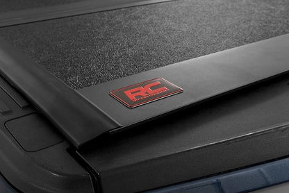 Rough Country Hard Low Profile Tri-Fold Tonneau Cover for Ford F-150 (2021–2026) & F-150 Lightning (2022–2026) – Aluminum Truck Bed Cover