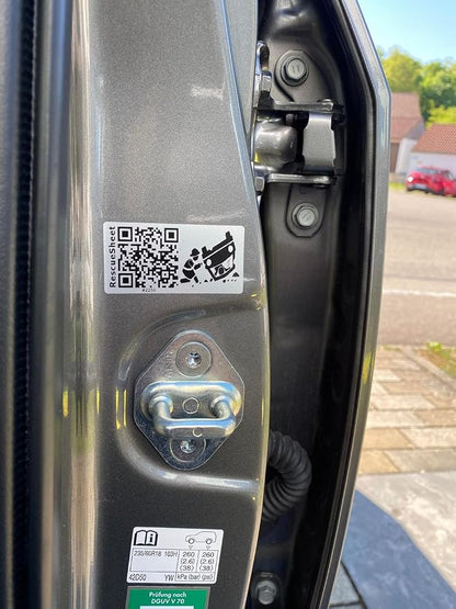 Generic Digital Rescue Card with QR Code Self Adhesive Windshield B Pillar Fuel Cap Black Small for Peugeot 3008 SUV (>2020-2024) Multilingual Emergency Rescue