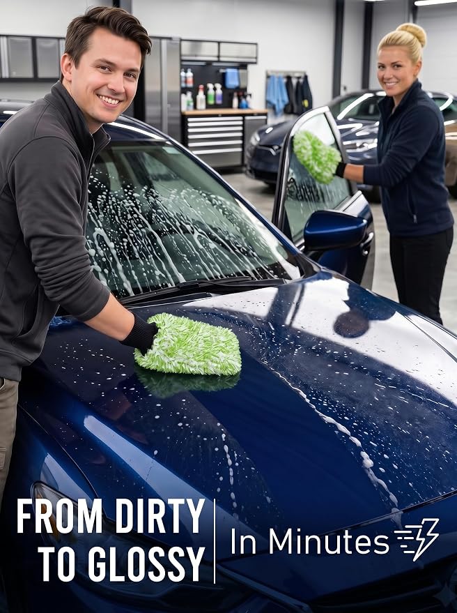 TAKAVU Car Wash Mitt Scratch Free, 2 Pack Microfiber Wash Mitts for Auto Detailing, Soft Lint Free Cleaning Gloves, Holds Sudsy Water, Machine Washable (Green & White)