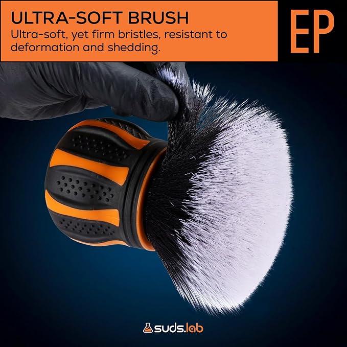 Suds Lab Elite-Plush Detailing Brush with Stand – Ultra-Soft Detailing Brushes with Synthetic Bristles – Metal-Free Auto Brush for Scratch-Free Cleaning on Piano Black & Clusters