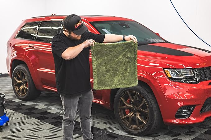 The Rag Company, The Liquid8r M22, Absorbent 70/30 Blend Microfiber Drying Towel for Cars, Trucks, and SUVs, Safe for Detailing, Scratch-Free, Twist Loop, 2200 GSM, 20x20 Inches, Camo
