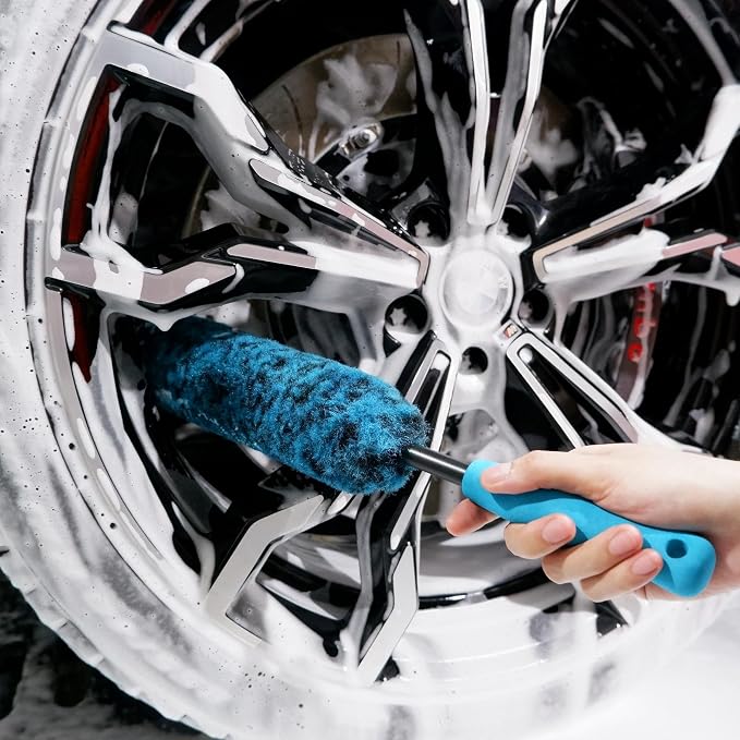 oesee PRO Choice 4 Pack Long Handle Wheel Brush Kit for Cleaning Wheel and Tire- 2X Soft Wheel Cleaning Brush, Detailing Brush and Stiff Tire Brush