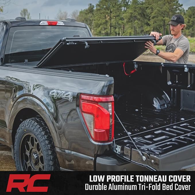 Rough Country Hard Low Profile Tri-Fold Tonneau Cover for Ford F-150 (2021–2026) & F-150 Lightning (2022–2026) – Aluminum Truck Bed Cover