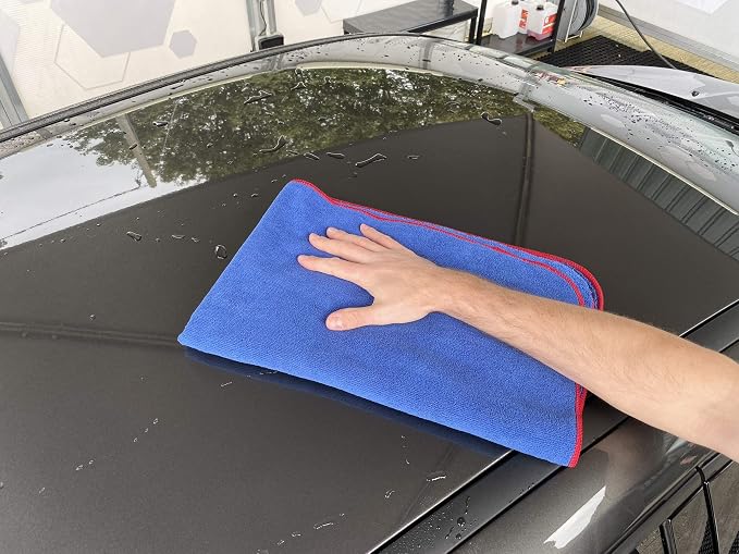 Gtechniq MF2 Microfiber Drying Towel 450GSM 23.6"x35.4" | Ultra Soft, Super Absorbent, Short Pile Wicks Away Water, Reduces Marring and Gloss Loss, Machine Washable