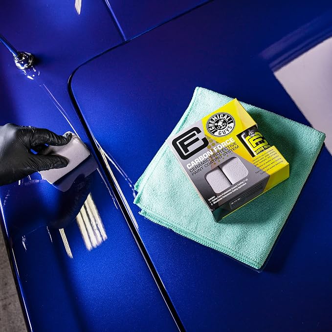 Chemical Guys Carbon Force Ceramic Protective Paint Coating System, Professional-Grade Protection, Gloss and Durability, Ceramic Coating Kit with 3 Microsuede Applicators, 1 fl oz