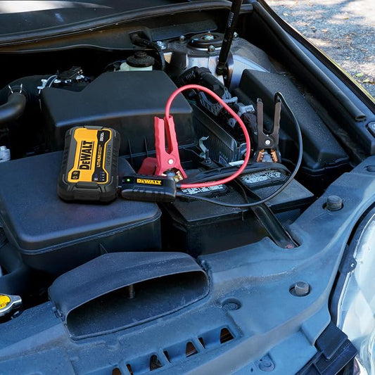 DeWalt DXAELJ25C 2500 Peak Amp Lithium Jump Starter with USB Power Bank and Carrying Case