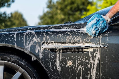 303 Products Car Wash Mitt - Ultra Absorbent Microfiber - Lint and Scratch Free Design - Hand Fitting, Snug Design with Elastic Cuff - Washable to Reuse, 1 Pack (39011)