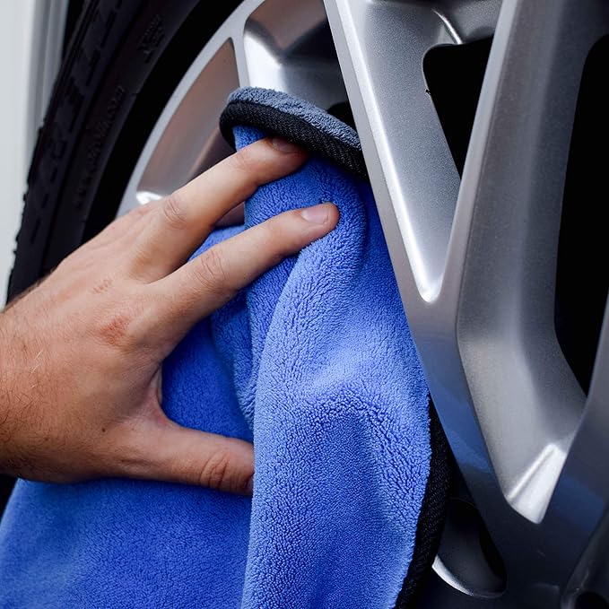 Kemes Microfiber Towels for Cars 3 Pieces 500 GSM polishing Cleaning Home, car and Motorbike - 12 x 12 Inches (30x30cm)